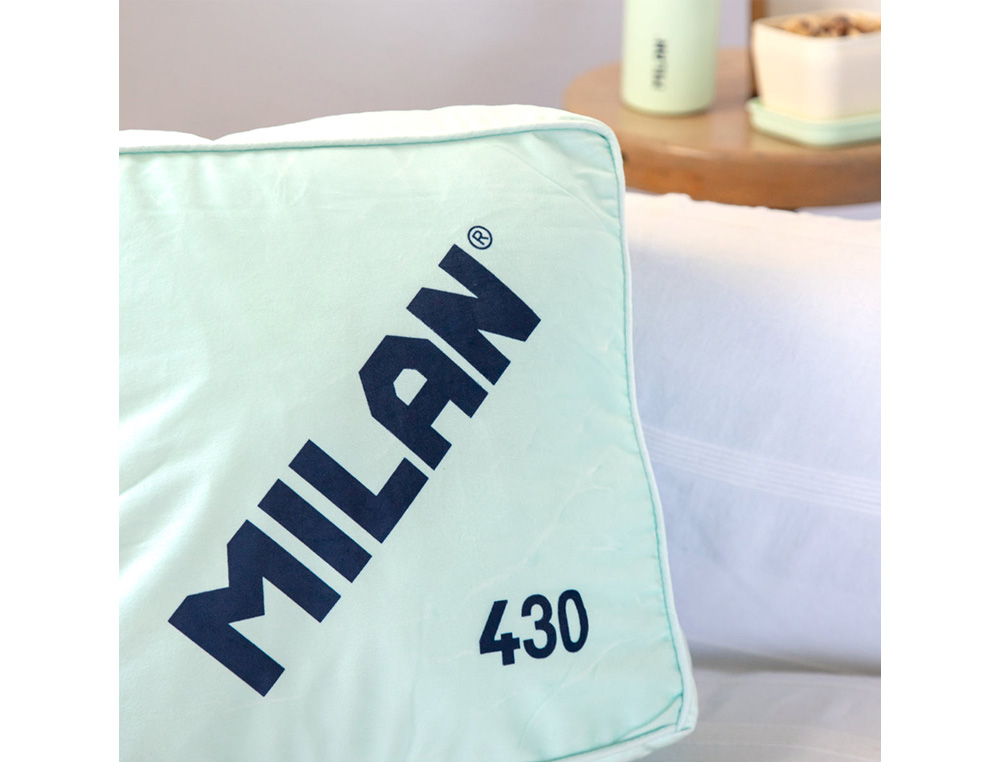 COJIN MILAN GOMA 430 SINCE 1918 TEJIDO ATERCIOPELADO FUNDA EXTRAIBLE COLOR VERDE 350X350X160 MM
